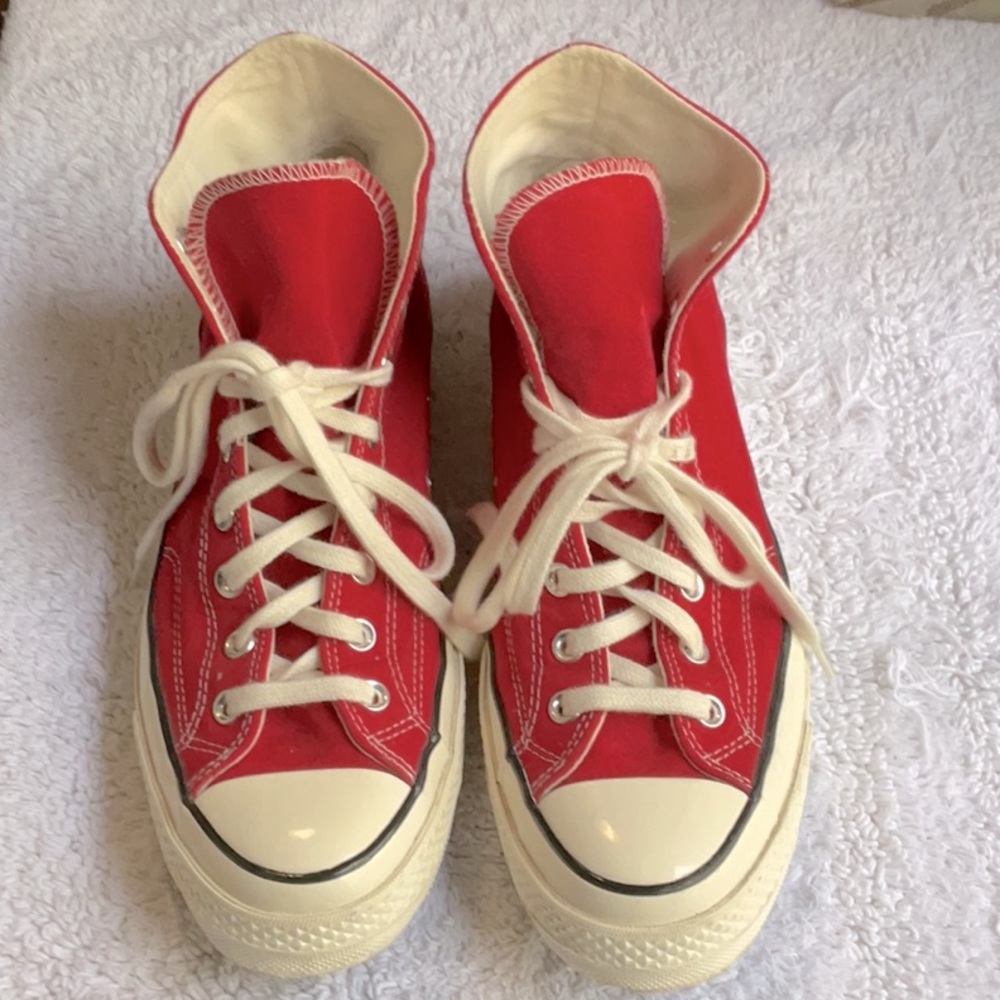 Converse high top Chuck Taylor red size 10.5